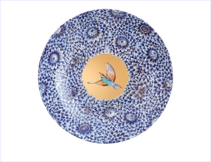 飾皿「青い花の海を渡るハチクイ」